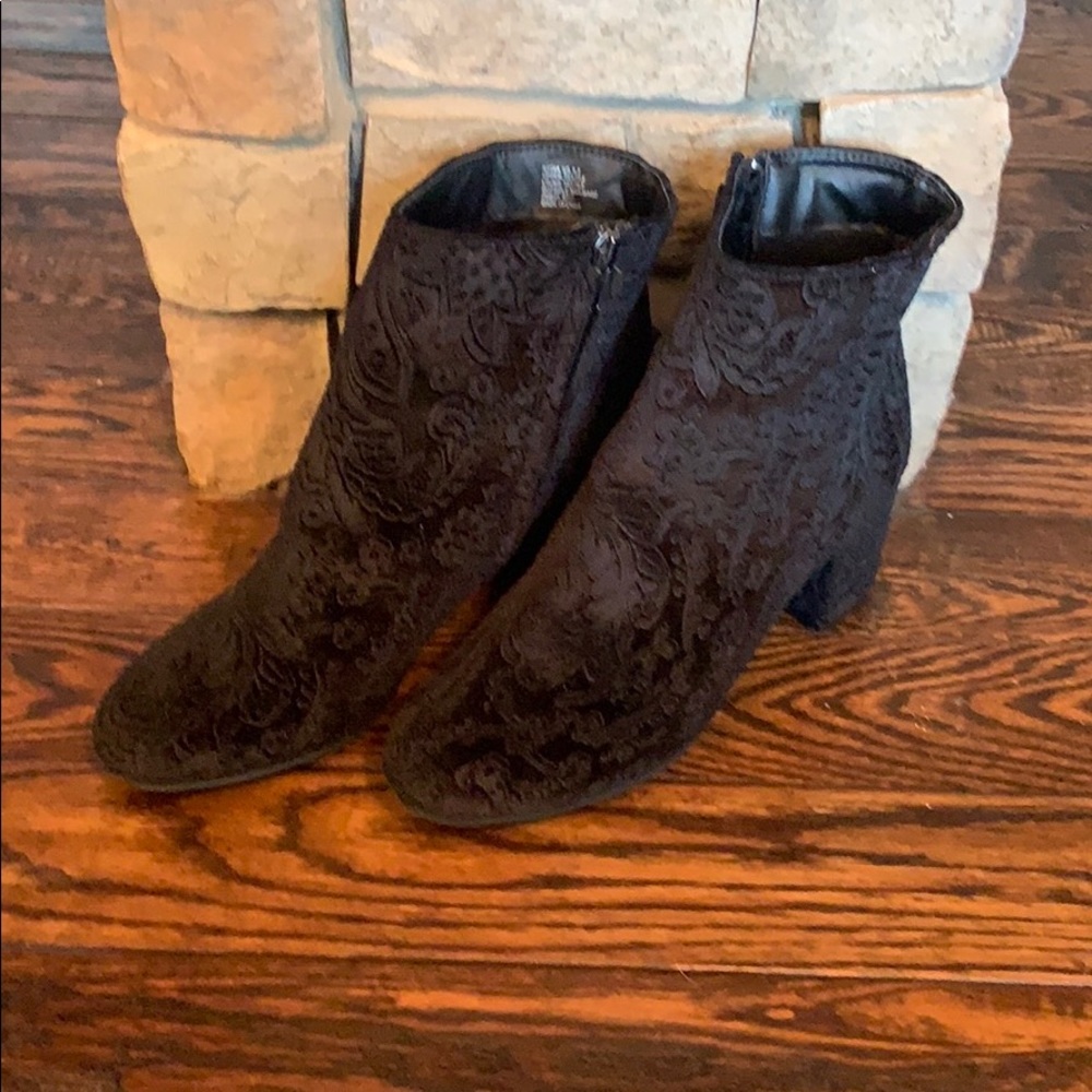 Black Patterned Velvet Booties Size 8.5 - image 2